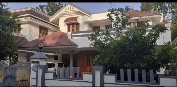 Modern House for Immediate Sale in Kochi