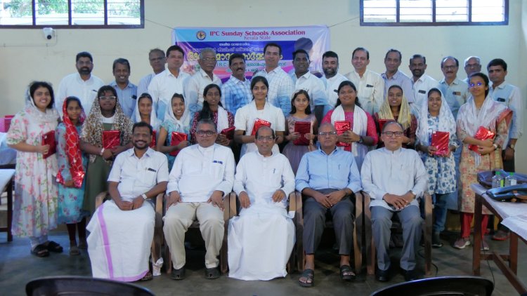 സ്മാർട്ട് ബൈബിൾ റീഡിംഗ് ജേതാക്കൾക്ക് അനുമോദനം നല്കി