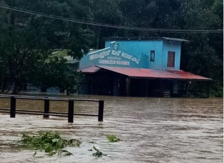 കലിതുള്ളി കാലവർഷം; നിലമ്പൂരും ഈങ്ങാപ്പുഴയും സഭാഹാളുകൾ വെള്ളത്തിൽ; വയനാട് കോറോം സഭാഹാൾ വെള്ളത്തിൽ