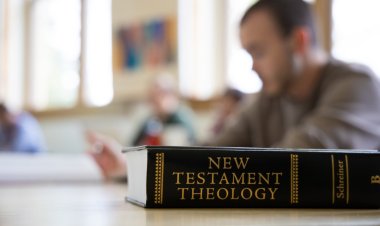 ആരാണ് അപ്പോളജിസ്റ്റ്, എന്താണ് അപ്പോളജെറ്റിക്‌സ്?