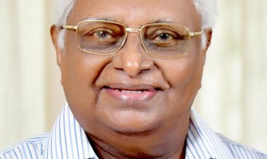 പുഞ്ചിരി മുഖമുദ്രയാക്കിയ പി എൻ ഉമ്മൻ തരകൻ സാർ 