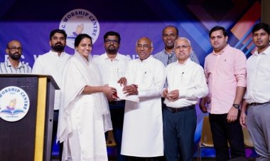 ബെറേഖ മെഗാ ബൈബിൾ ക്വിസ് വിജയി റിനി അനീഷിനെ ആദരിച്ചു