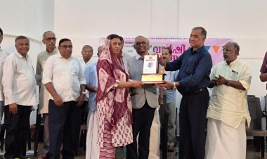 അനേകരെ നീതിയിലേക്കു തിരിക്കുന്നതായിരിക്കണം എഴുത്തുകാരന്റെ തൂലിക