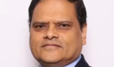 പാസ്റ്റർ ജെയിംസ് ജോർജ്   ലേക്ക് ലാൻഡ് എബനേസർ ഐപിസി സഭ സീനിയർ ശുശ്രൂഷകൻ