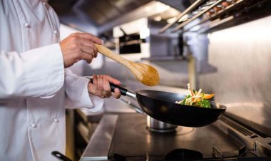 കുക്കിനെ ആവശ്യമുണ്ട്