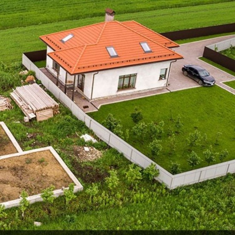 House & Plots For Sale in Nalanchira