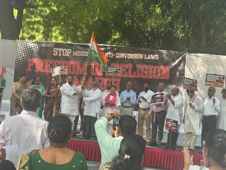 ക്രൈസ്തവർക്കെതിരെയുള്ള അതിക്രമം: ഡൽഹിയിൽ കൂറ്റൻ റാലിയിൽ പങ്കെടുത്ത് ക്രൈസ്തവ സംഘടകൾ