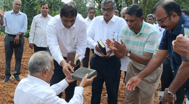 ഐപിസി വാഴൂർ ഗിലയാദ് സഭയ്ക്ക് പുതിയ ഹാൾ; ശിലാസ്ഥാപനം നടത്തി