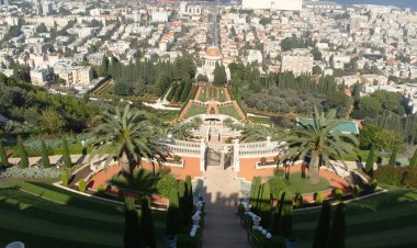 ബേത്‌ലഹേമില്‍ വീണ്ടും നക്ഷത്രങ്ങള്‍   വിശ്വാസ സമൂഹം വിശുദ്ധ നാട്ടിലേക്ക് 