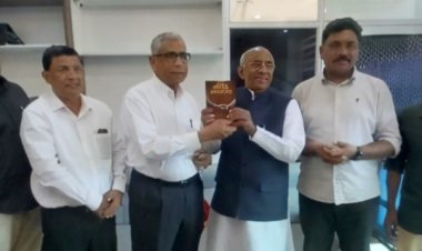 പാസ്റ്റർ ബേബി മാത്യു എഴുതിയ 'ദൈവീക ഉടമ്പടികൾ' മലയാളം പരിഭാഷ പുറത്തിറങ്ങി