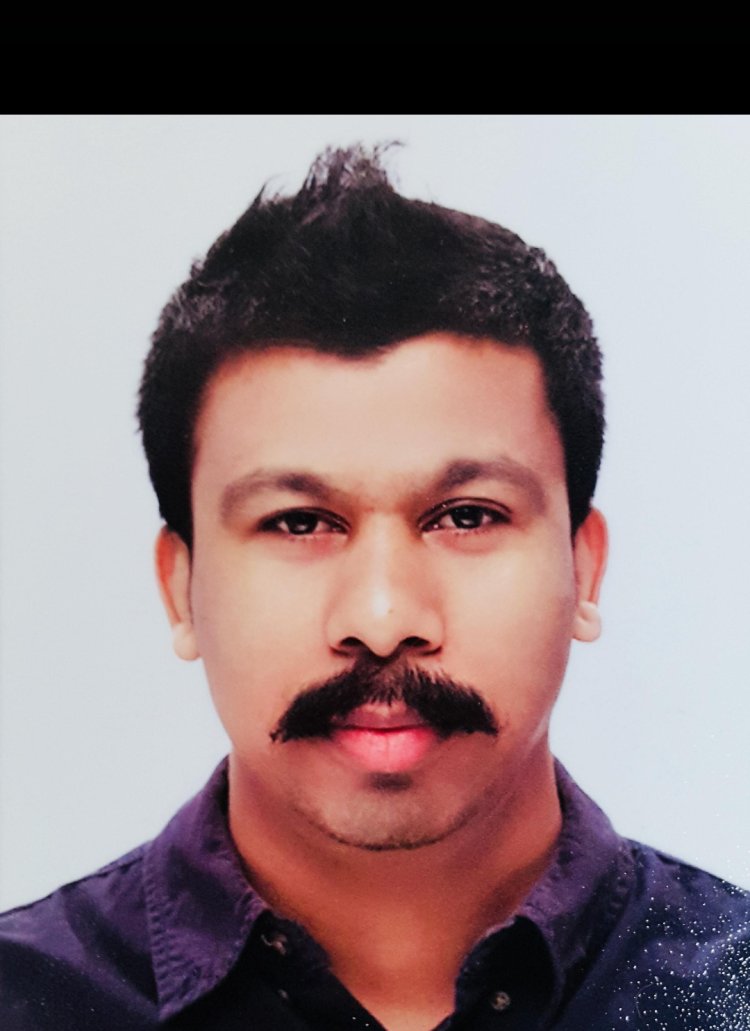 രതീഷ് പിള്ളയ്ക്ക് ഡോക്ടറേറ്റ് (പിഎച്ച്.ഡി) ലഭിച്ചു 