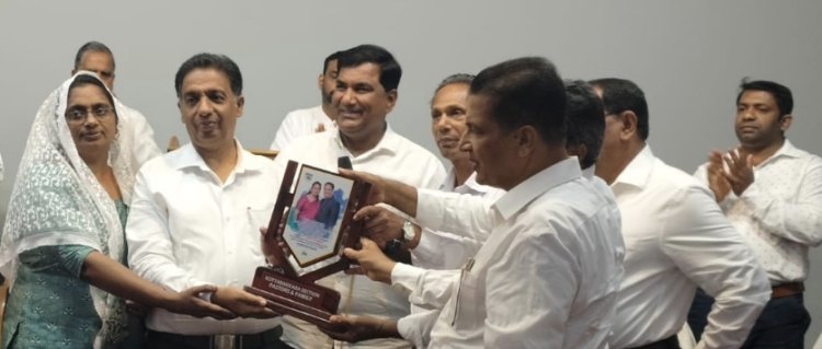 യാത്രയയപ്പു നൽകി