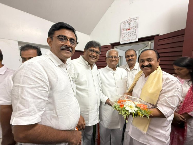 നിയുക്ത മുഖ്യമന്ത്രി വി.ഡി. സതീശനെ സന്ദർശിച്ച് ഐ.പി.സി കേരള സ്റ്റേറ്റ് ഭാരവാഹികൾ
