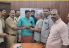 വഴിയിൽ കിട്ടിയത് ₹2.40 ലക്ഷം ! തൊടാതെ തമ്പിച്ചായൻ; തഴക്കരയ്ക്ക് അഭിമാന നിമിഷം!