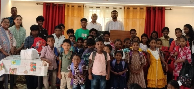 വള്ളിയോട് ഐപിസി സ്കൂൾ കിറ്റുകൾ വിതരണം ചെയ്തു