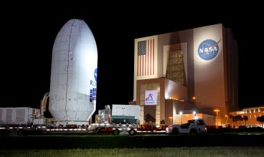 Roman Space Telescope Travels to SpaceX Hangar