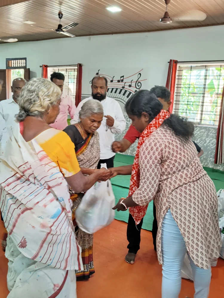 അപ്പർകുട്ടനാടൻ നിവാസികൾക്ക് കരുതലിൻ്റെ കൈയ്യൊപ്പുമായി തിരുവനന്തപുരം ഐപിസി താബോർ സഭയും ഐപിസി കേരള സ്റ്റേറ്റും
