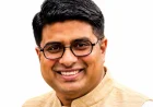 ചർച്ച് ഓഫ് ഗോഡ് മിഡിൽ ഈസ്റ്റ് റീജിയണൽ എജ്യുക്കേഷൻ ഡയറക്ടറായി പാസ്റ്റർ ഗ്ലാഡ്സൺ വർഗീസ് നിയമിതനായി