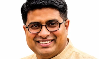 ചർച്ച് ഓഫ് ഗോഡ് മിഡിൽ ഈസ്റ്റ് റീജിയണൽ എജ്യുക്കേഷൻ ഡയറക്ടറായി പാസ്റ്റർ ഗ്ലാഡ്സൺ വർഗീസ് നിയമിതനായി